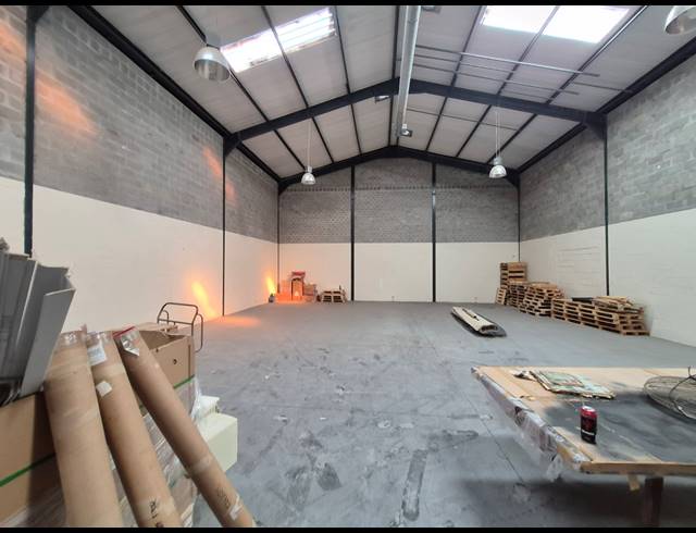 402M² WAREHOUSE TO LET IN MAITLAND